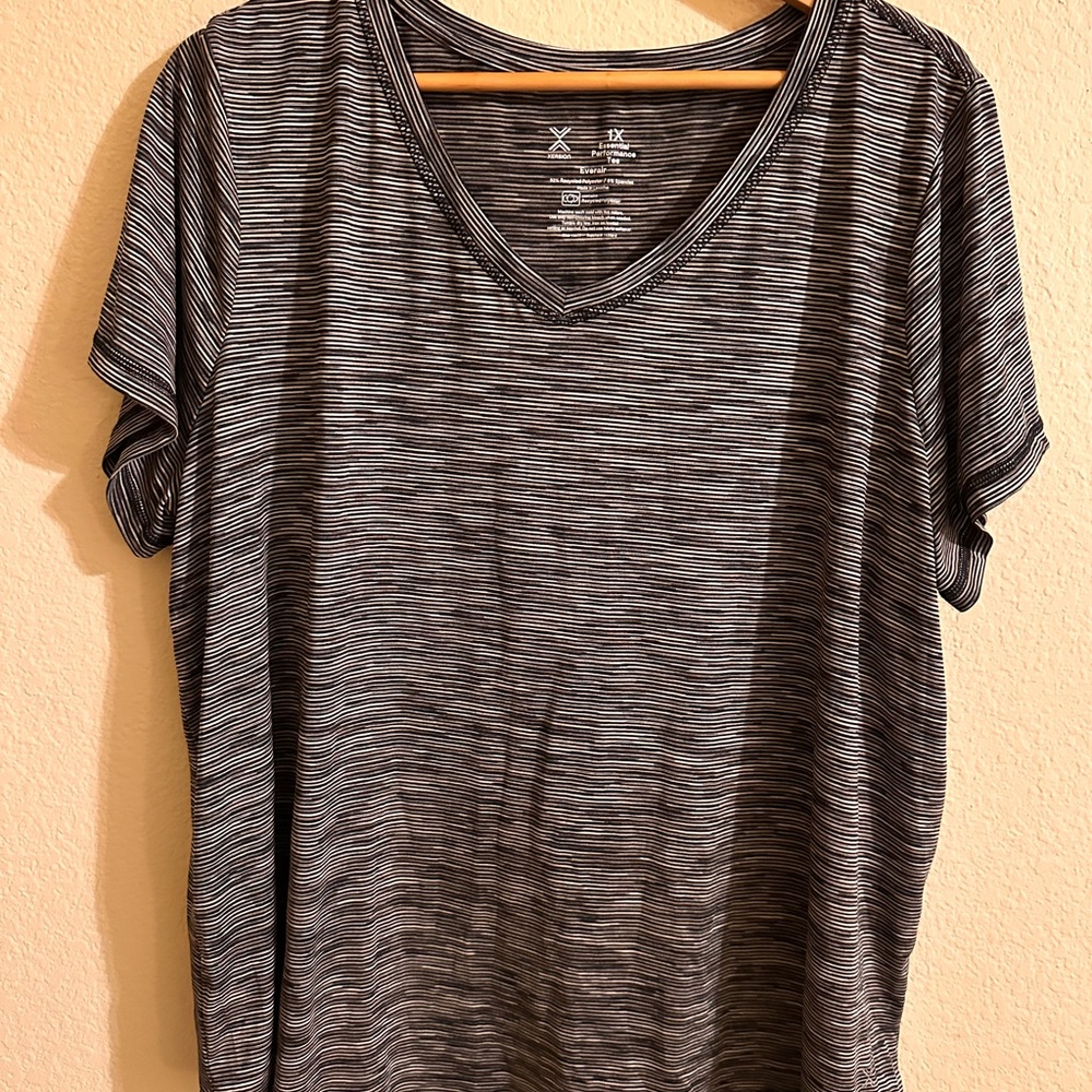Xersion Womens Performance V Neck Short Sleeve T-Shirt